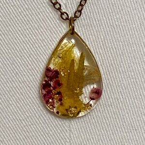 Vintage Press Flower Necklace